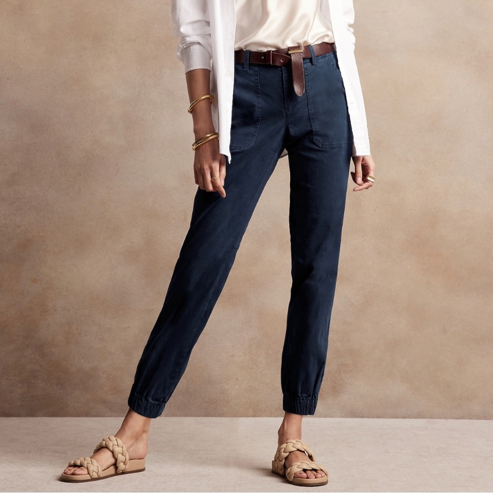 NWT Banana Republic slim utility pant in navy